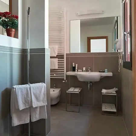 Otel Polo 2*